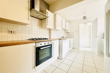 5 bed house, Beeston Road, Dunkirk, Nottingham, NG72JR - Image 1